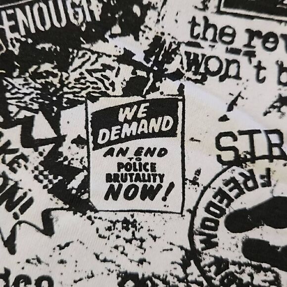 Sean John Short Sleeve Newspaper Graphic Tee Bright White Large - Picture 6 of 12